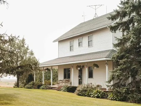 27455 Harbor Road Elkader IA 52043