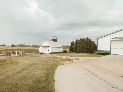 27455 Harbor Road Elkader IA 52043