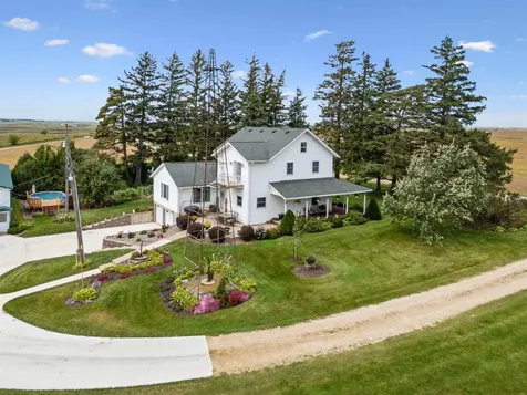 27455 Harbor Road Elkader IA 52043