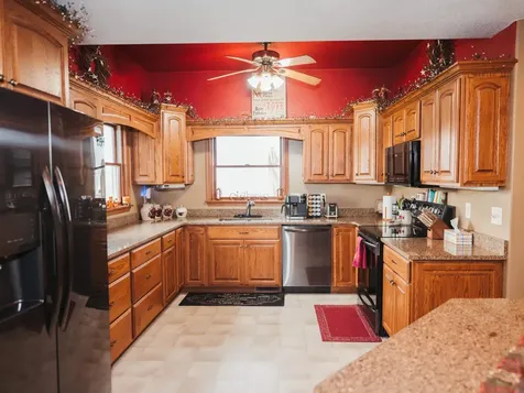 27455 Harbor Road Elkader IA 52043