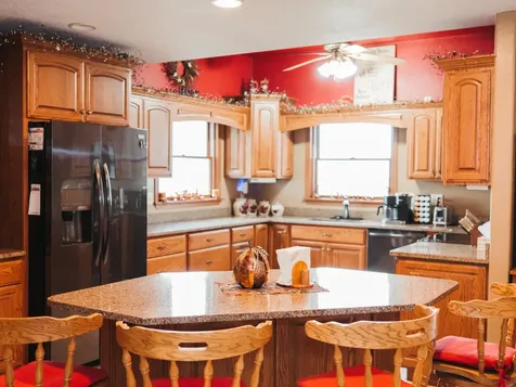 27455 Harbor Road Elkader IA 52043