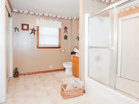 27455 Harbor Road Elkader IA 52043
