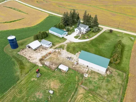 27455 Harbor Road Elkader IA 52043