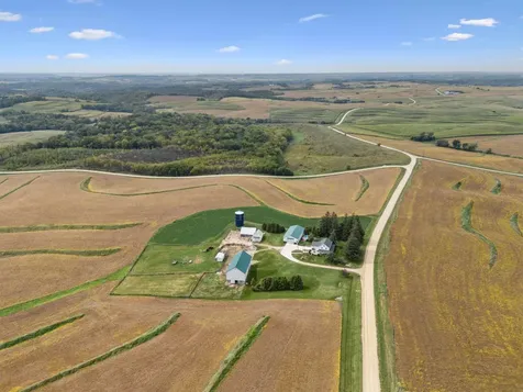 27455 Harbor Road Elkader IA 52043