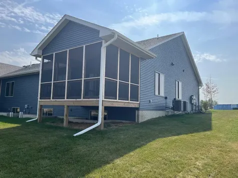 1789-8 Golf Course Boulevard Independence IA 50644