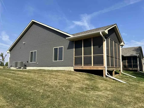 1789-1 Golf Course Boulevard Independence IA 50644