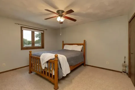 606 10th Avenue Ackley IA 50601