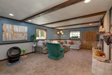 606 10th Avenue Ackley IA 50601