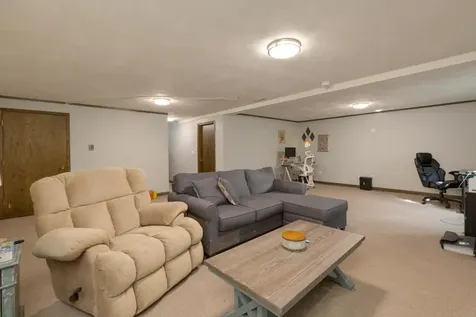 606 10th Avenue Ackley IA 50601