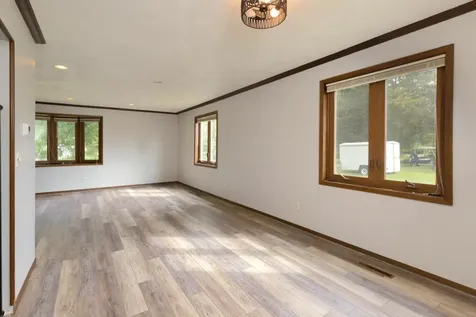 606 10th Avenue Ackley IA 50601