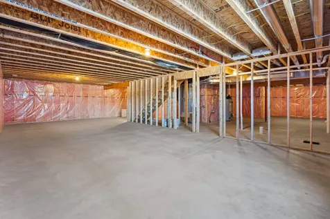 3335 Lincolnshire Road Waterloo IA 50701