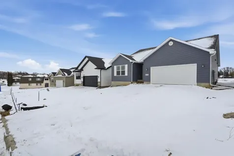 3335 Lincolnshire Road Waterloo IA 50701