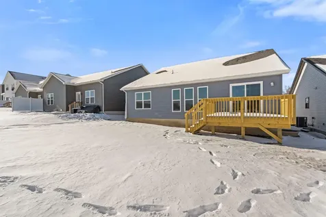 3335 Lincolnshire Road Waterloo IA 50701