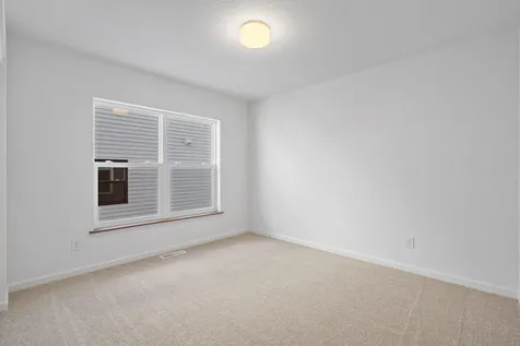 3335 Lincolnshire Road Waterloo IA 50701