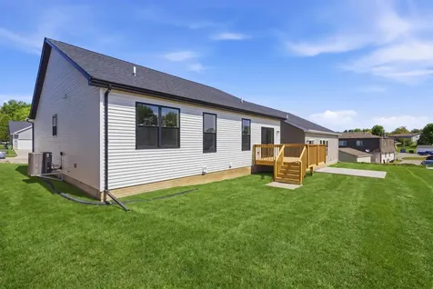 3329 Lincolnshire Road Waterloo IA 50701