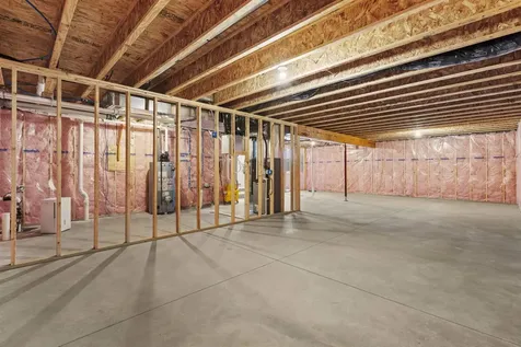 3329 Lincolnshire Road Waterloo IA 50701