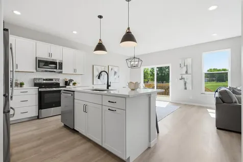 3329 Lincolnshire Road Waterloo IA 50701