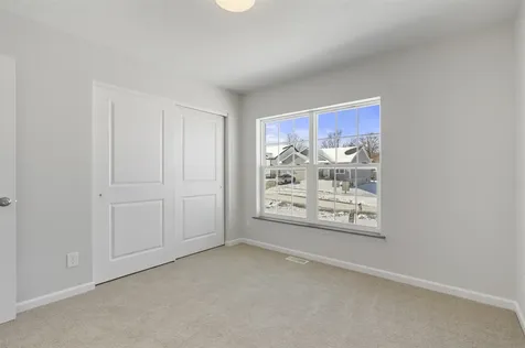 3325 Lincolnshire Road Waterloo IA 50701
