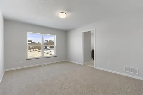 3325 Lincolnshire Road Waterloo IA 50701