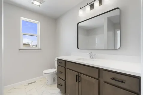 3325 Lincolnshire Road Waterloo IA 50701