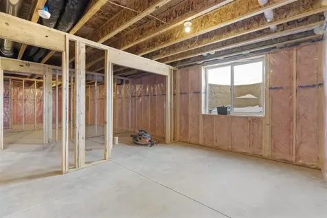 3325 Lincolnshire Road Waterloo IA 50701