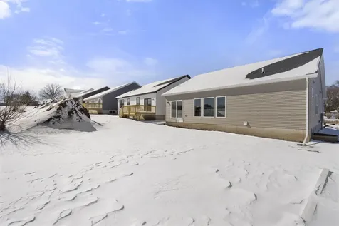3325 Lincolnshire Road Waterloo IA 50701