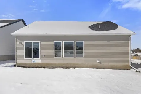 3325 Lincolnshire Road Waterloo IA 50701