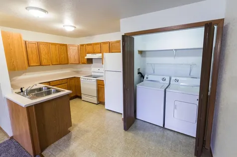 611-619 Johnson Avenue Waterloo IA 50702