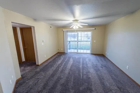 611-619 Johnson Avenue Waterloo IA 50702