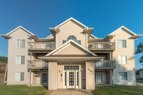 611-619 Johnson Avenue Waterloo IA 50702