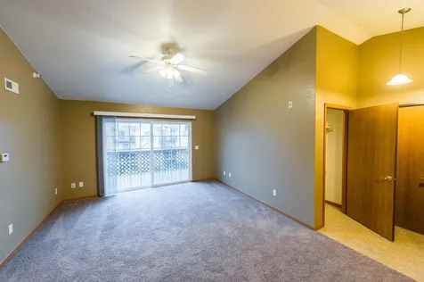 611-619 Johnson Avenue Waterloo IA 50702