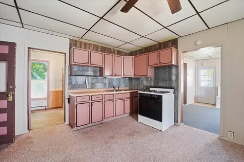 707 N Frederick Oelwein IA 50662