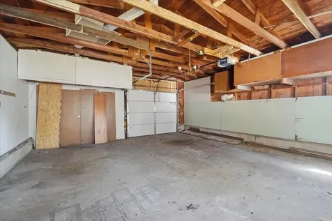 707 N Frederick Oelwein IA 50662