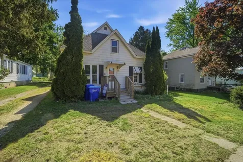 707 N Frederick Oelwein IA 50662