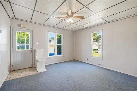 707 N Frederick Oelwein IA 50662