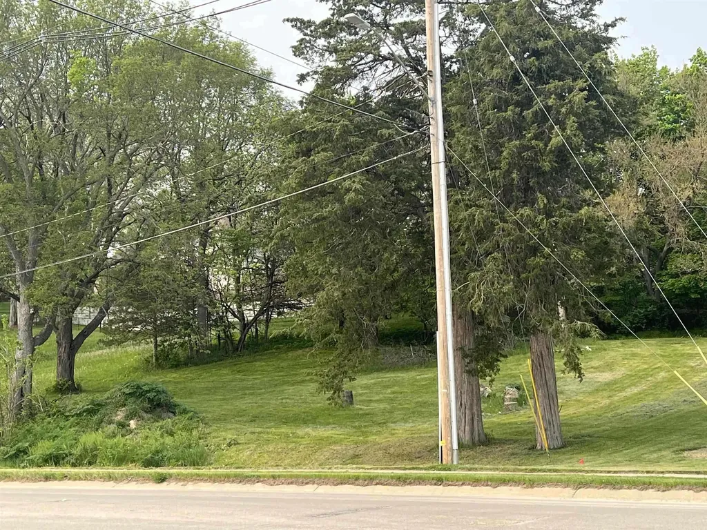 1207 E Bremer Avenue Waverly IA 50677