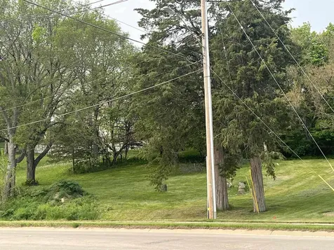 1207 E Bremer Avenue Waverly IA 50677