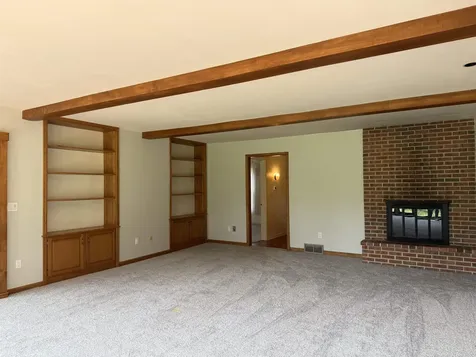 806 Ellis Drive Charles City IA 50616