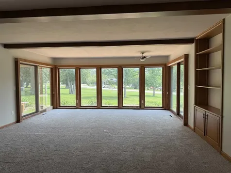 806 Ellis Drive Charles City IA 50616