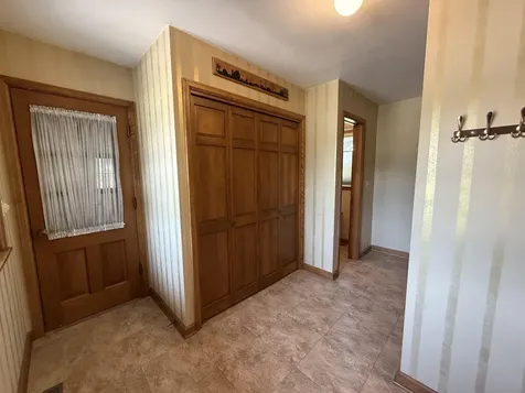 806 Ellis Drive Charles City IA 50616