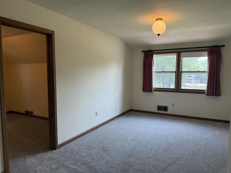 806 Ellis Drive Charles City IA 50616