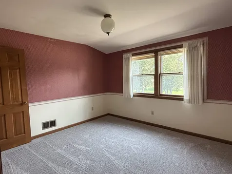 806 Ellis Drive Charles City IA 50616