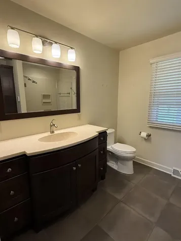 806 Ellis Drive Charles City IA 50616