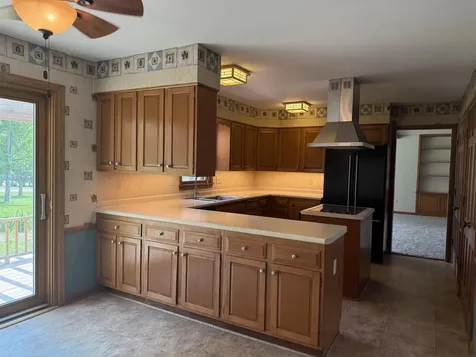 806 Ellis Drive Charles City IA 50616