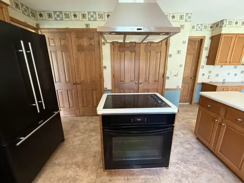 806 Ellis Drive Charles City IA 50616