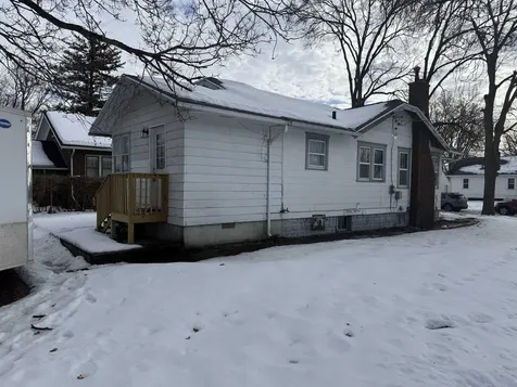 303 E Arlington Street Waterloo IA 50703