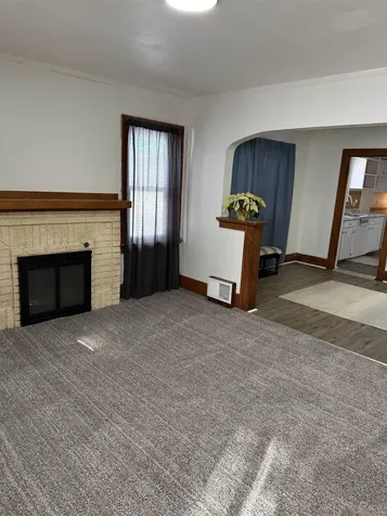 303 E Arlington Street Waterloo IA 50703