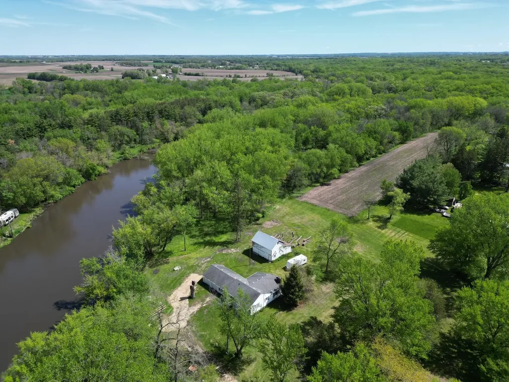 8030 Washington Janesville IA 50647