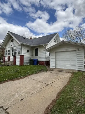 706 N Grand Avenue Charles City IA 50616