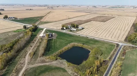 325 Yard Drive Sumner IA 50674